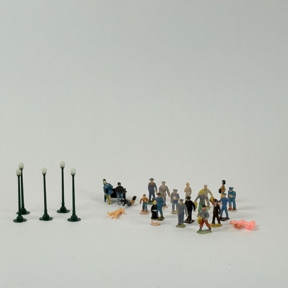 HO Scale Miniature Train Accessories 22 Figures 5 Lamp Posts 1 Bench - Picture 1 of 7